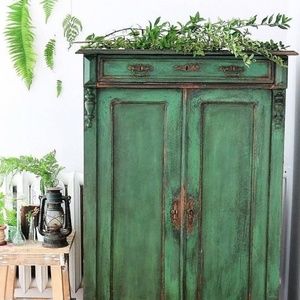 Meet your Posher, Maria's Armoire